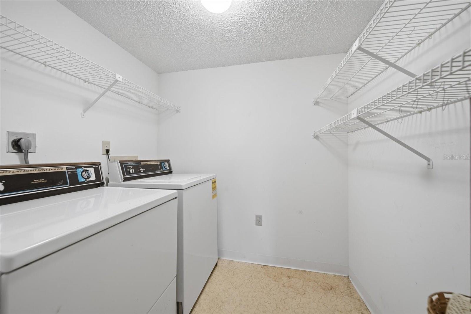 1441 PINE GLEN LN #E2 — photo 10