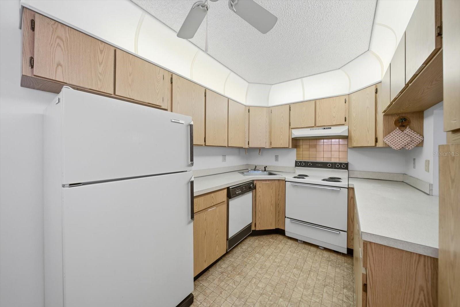 1441 PINE GLEN LN #E2 — photo 6