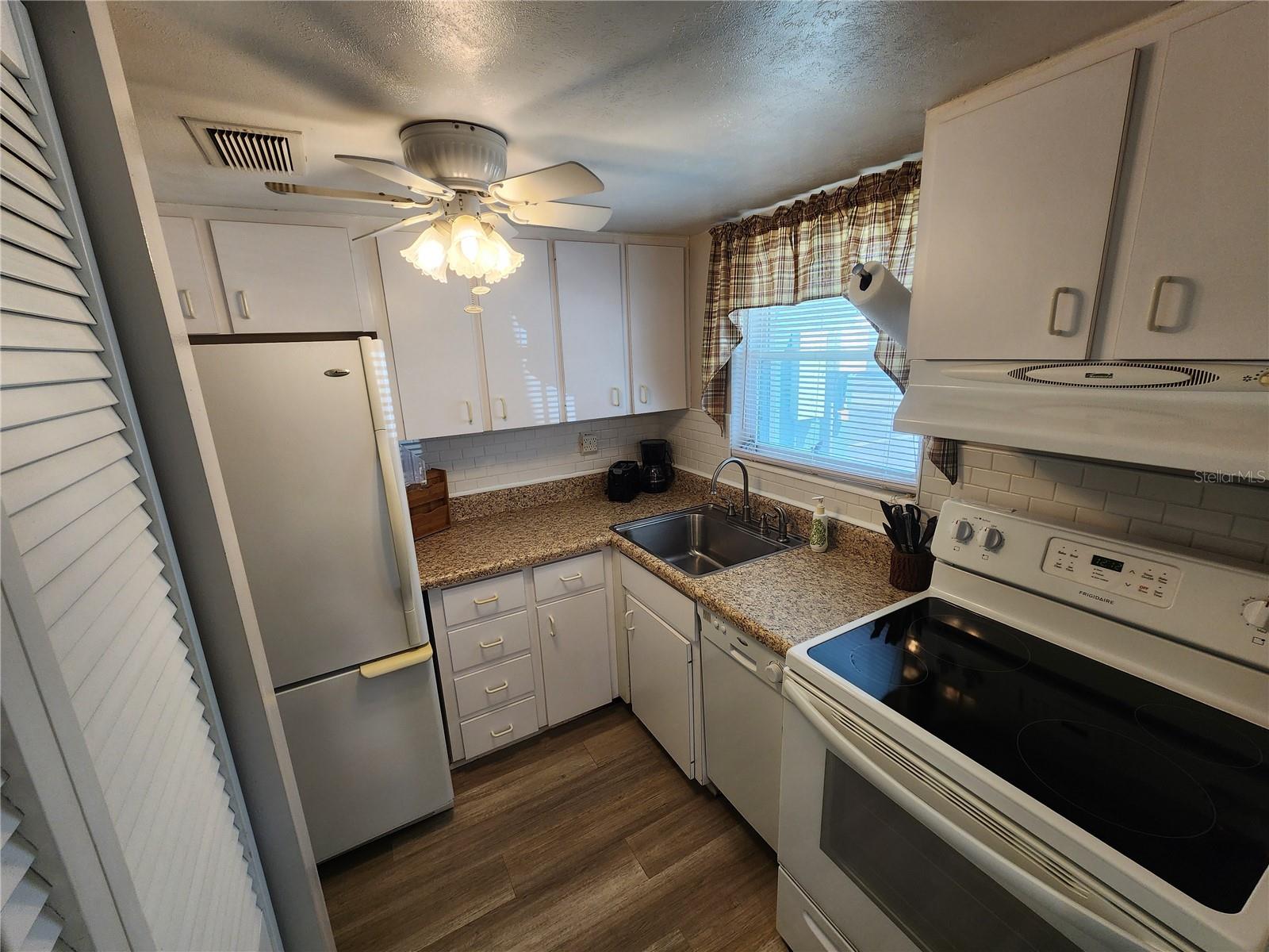 5842 WELCOME RD #J2 — photo 8