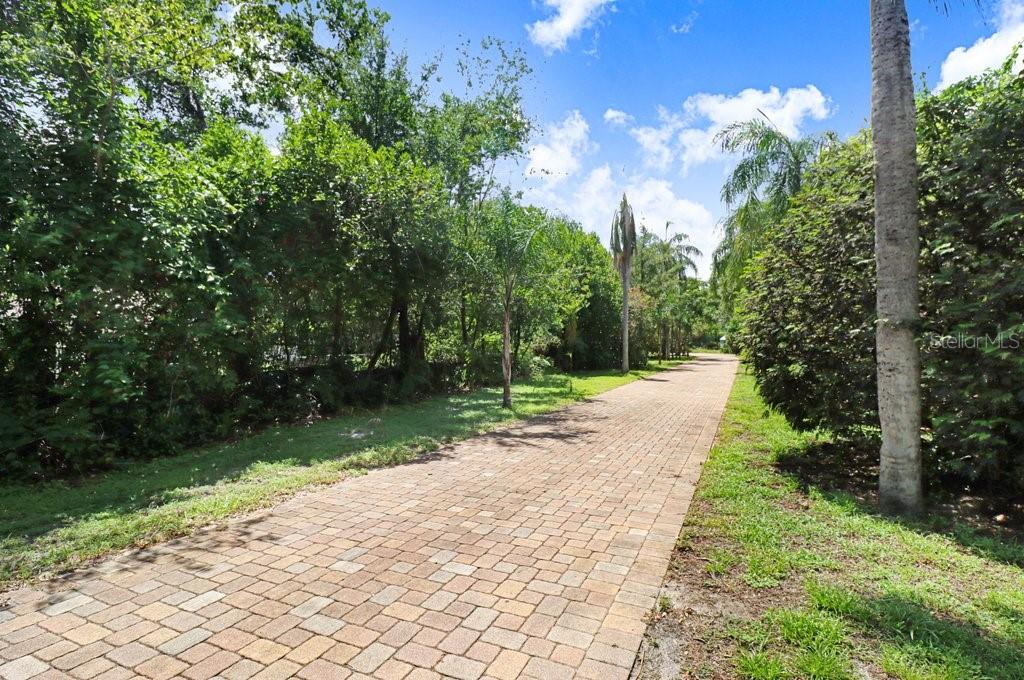 1350 ECKLES DR — photo 4