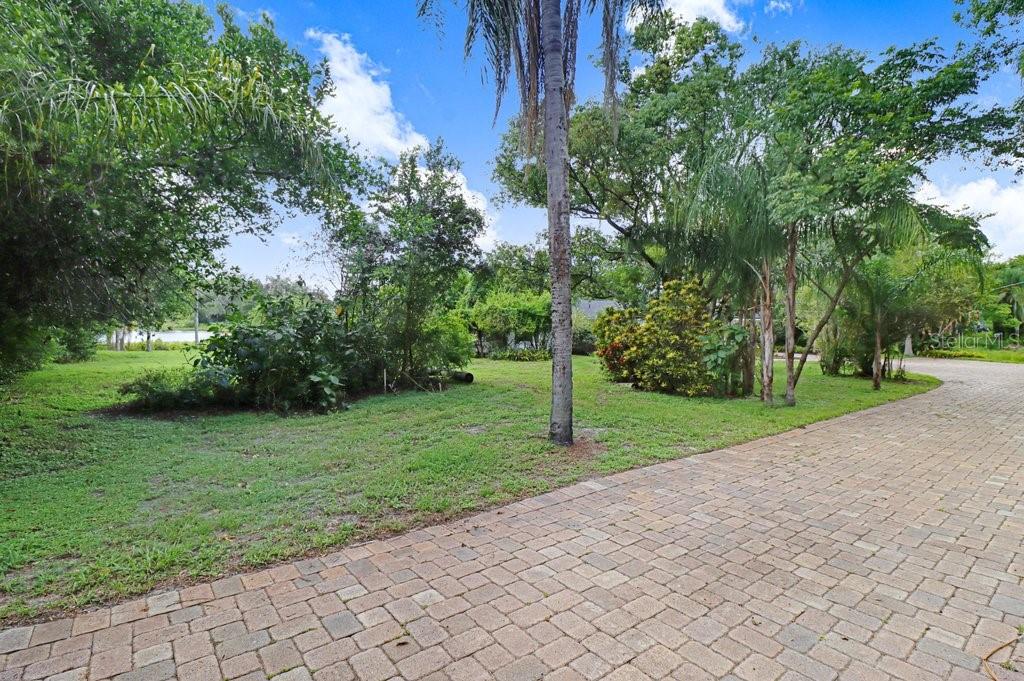 1350 ECKLES DR — photo 5