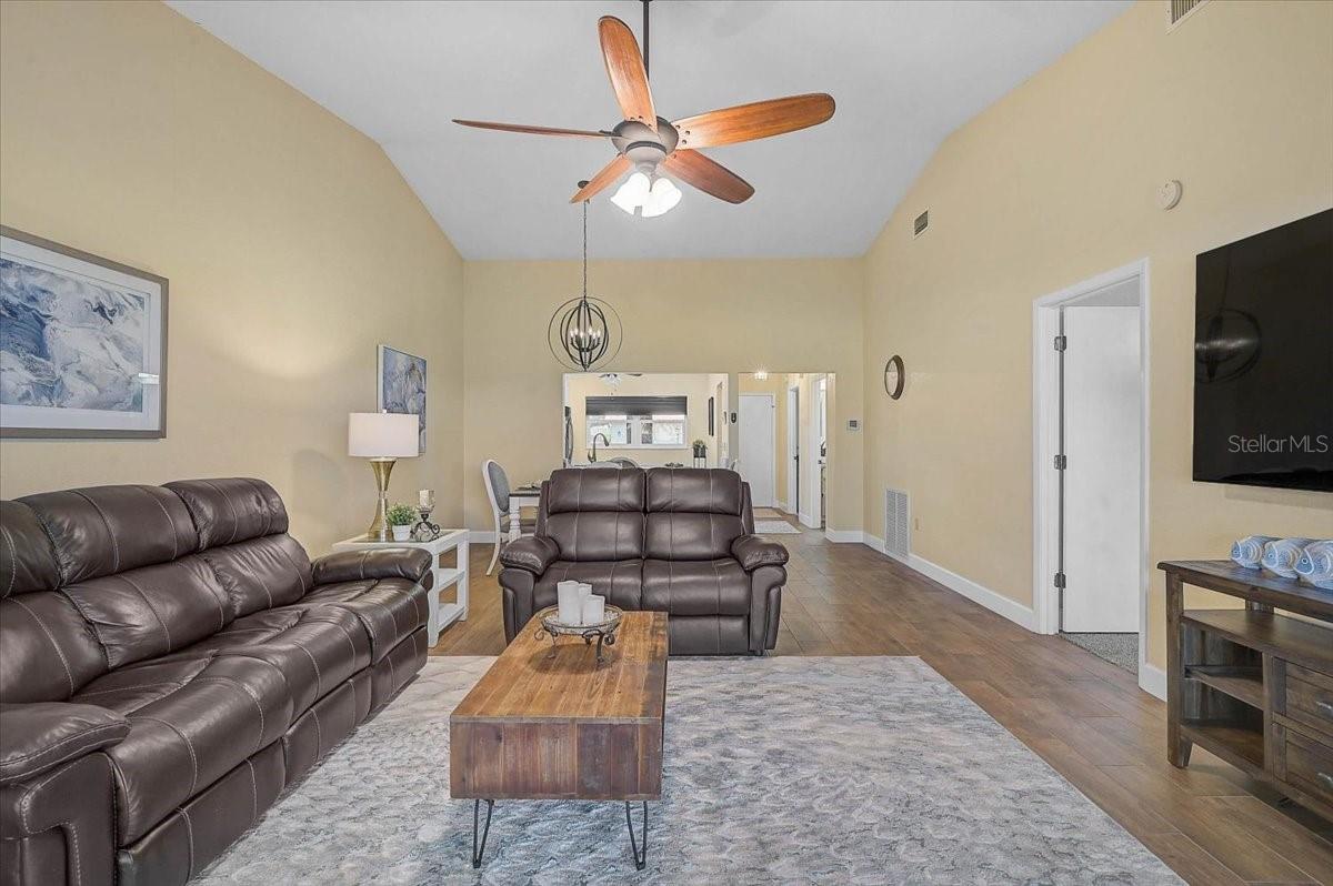 892 COUNTRY CLUB CIR #50 — photo 16