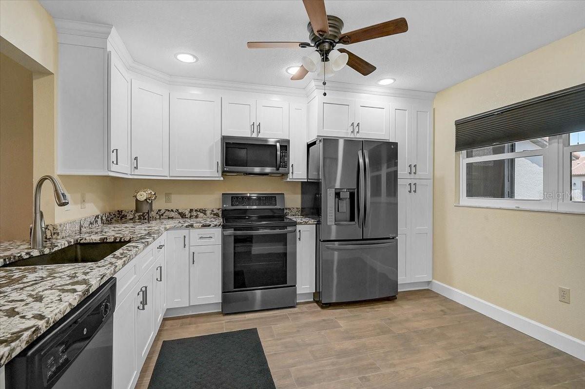 892 COUNTRY CLUB CIR #50 — photo 13