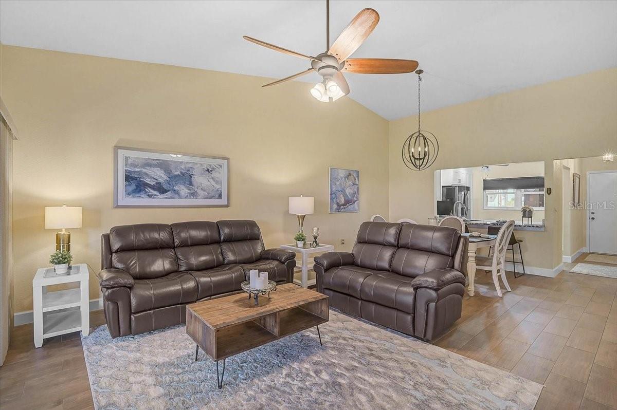 892 COUNTRY CLUB CIR #50 — photo 15