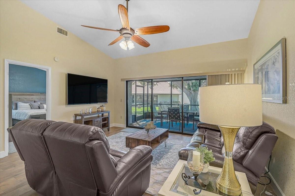 892 COUNTRY CLUB CIR #50 — photo 3