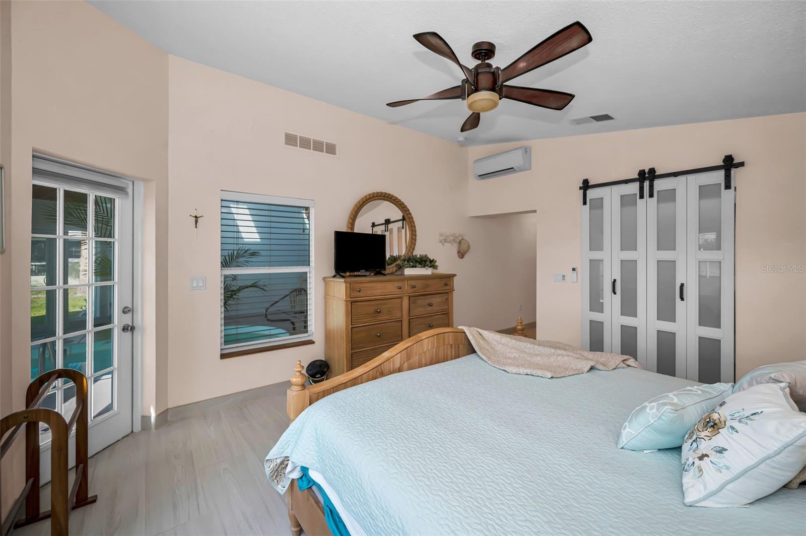 1626 SEA BREEZE DR — photo 40