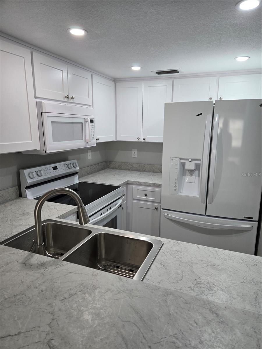 4600 MARINE PKWY #107 — photo 3