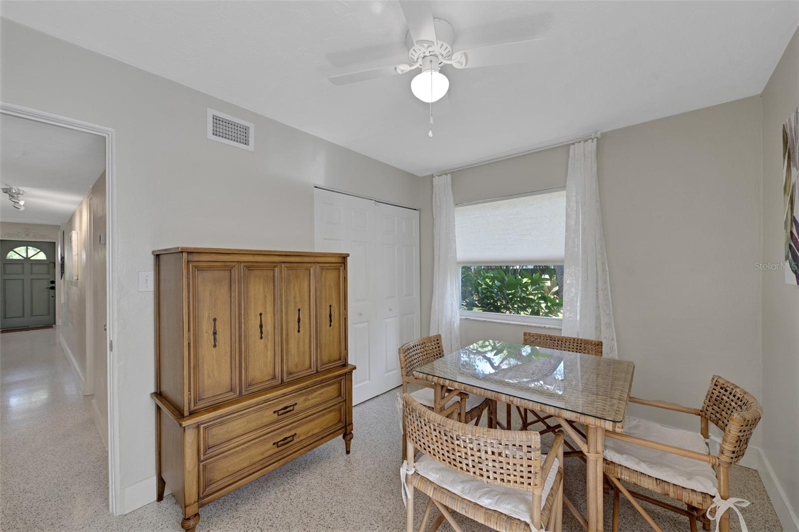 1415 S SCHOOL AVE — photo 45
