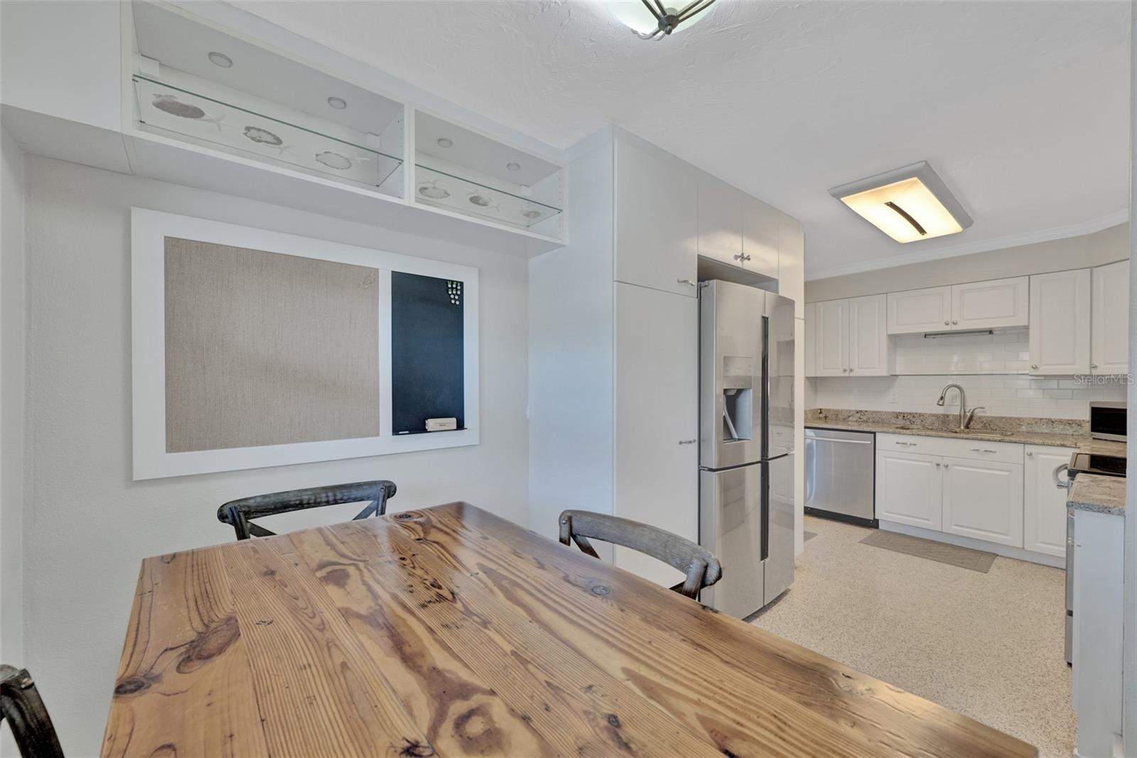 1415 S SCHOOL AVE — photo 20