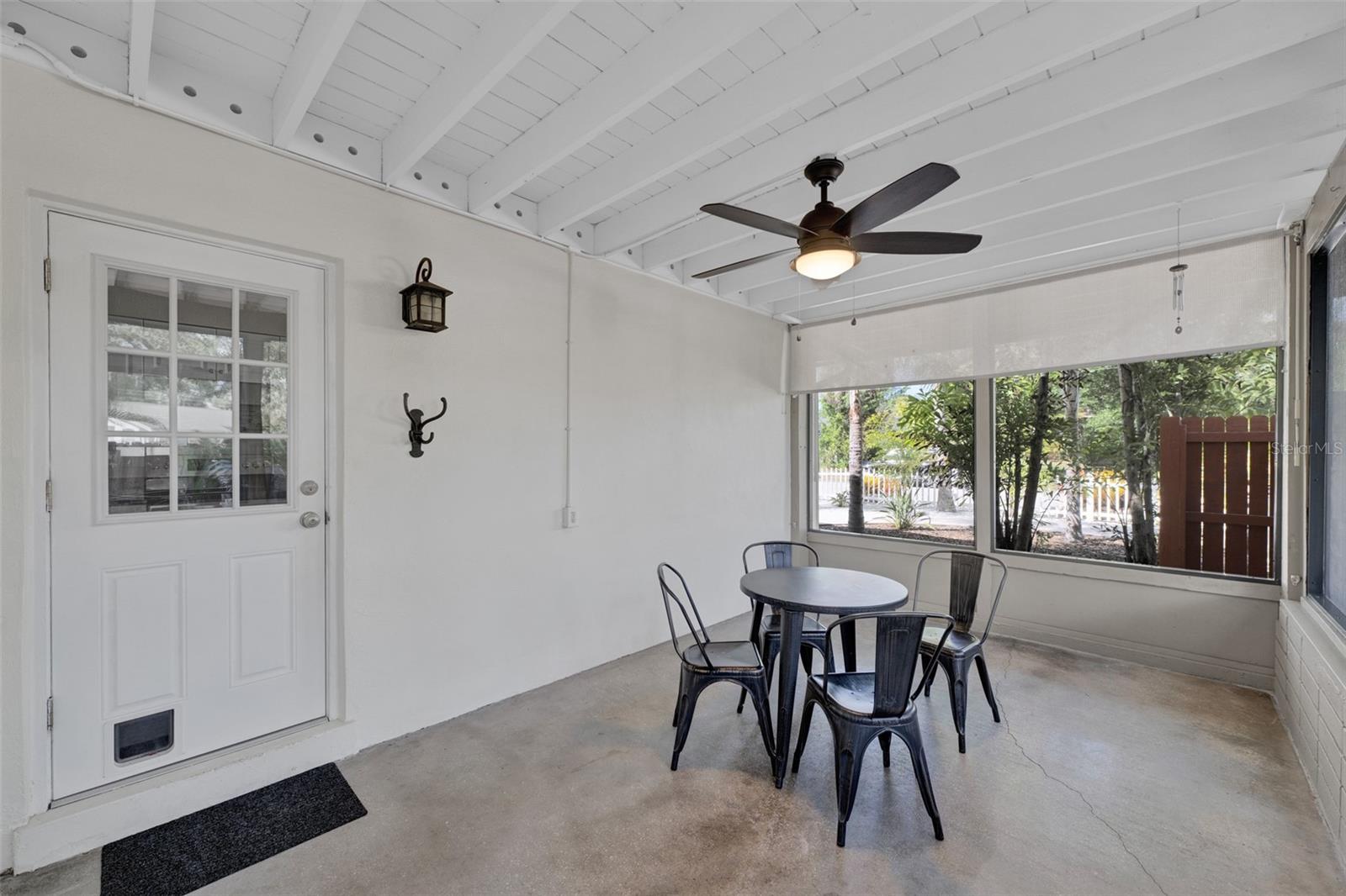 1415 S SCHOOL AVE — photo 17