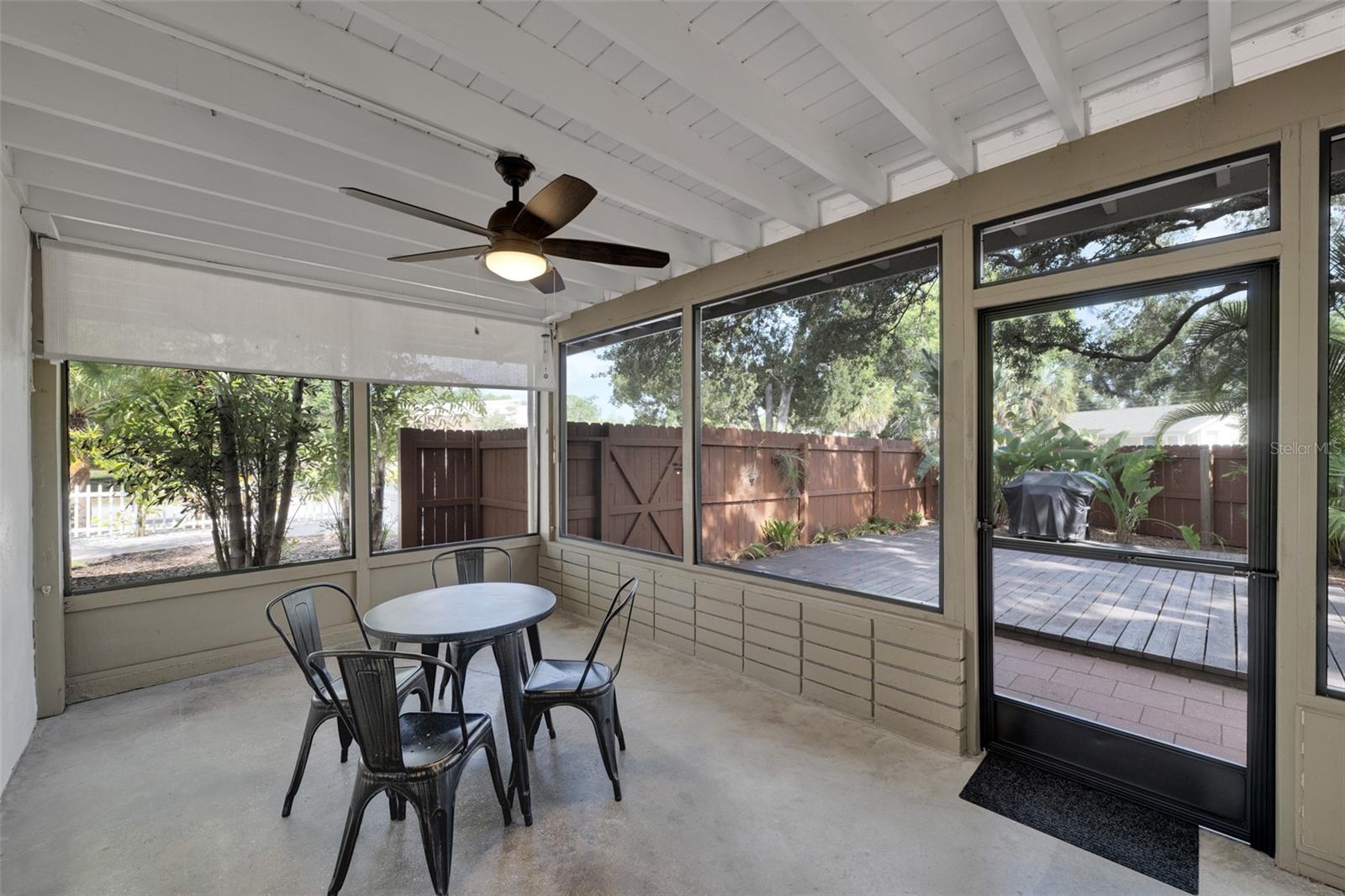 1415 S SCHOOL AVE — photo 12