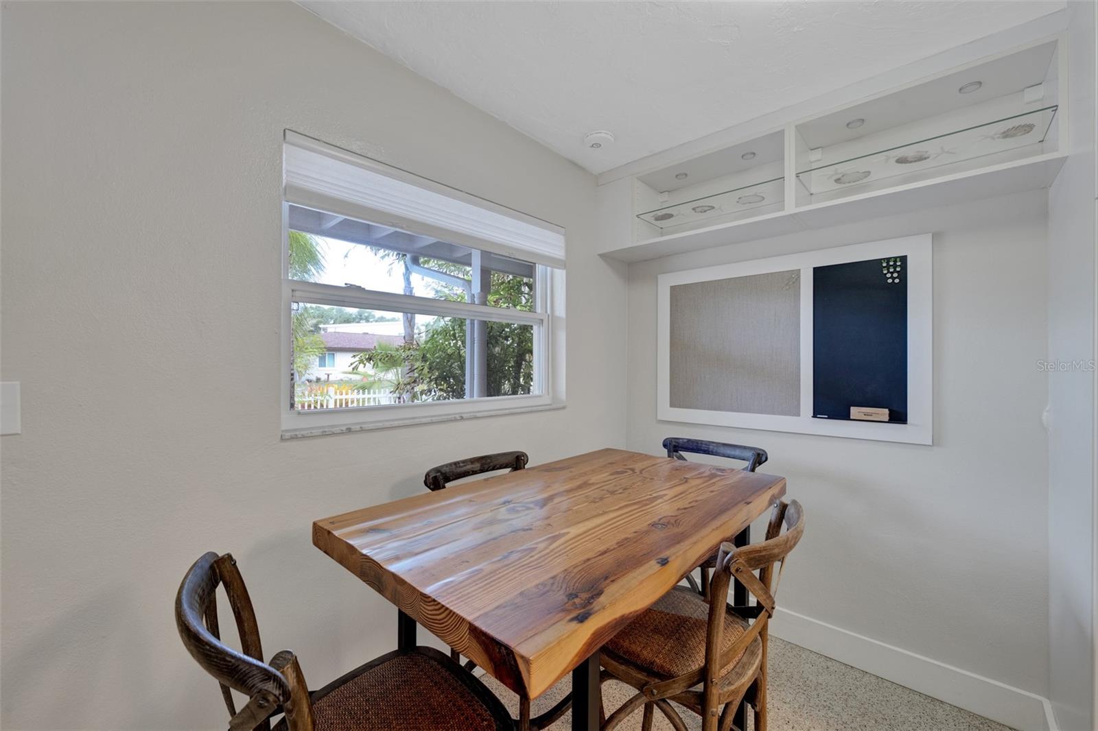1415 S SCHOOL AVE — photo 21