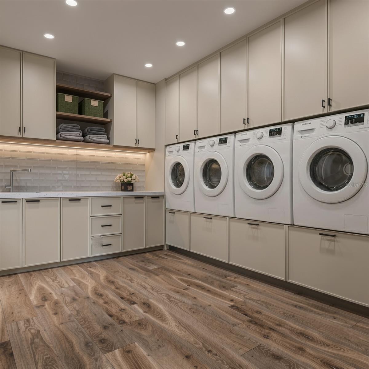 530 LUCERNE AVE — photo 20