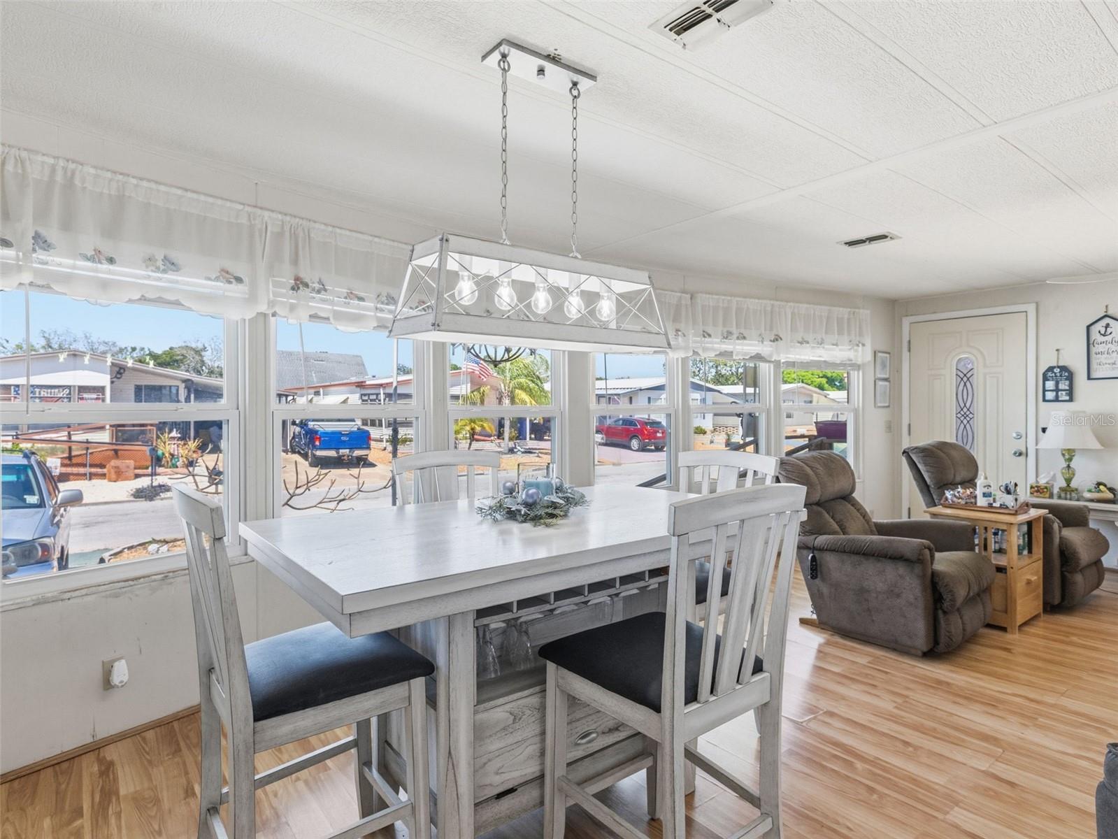 7402 CASCADE DR — photo 9
