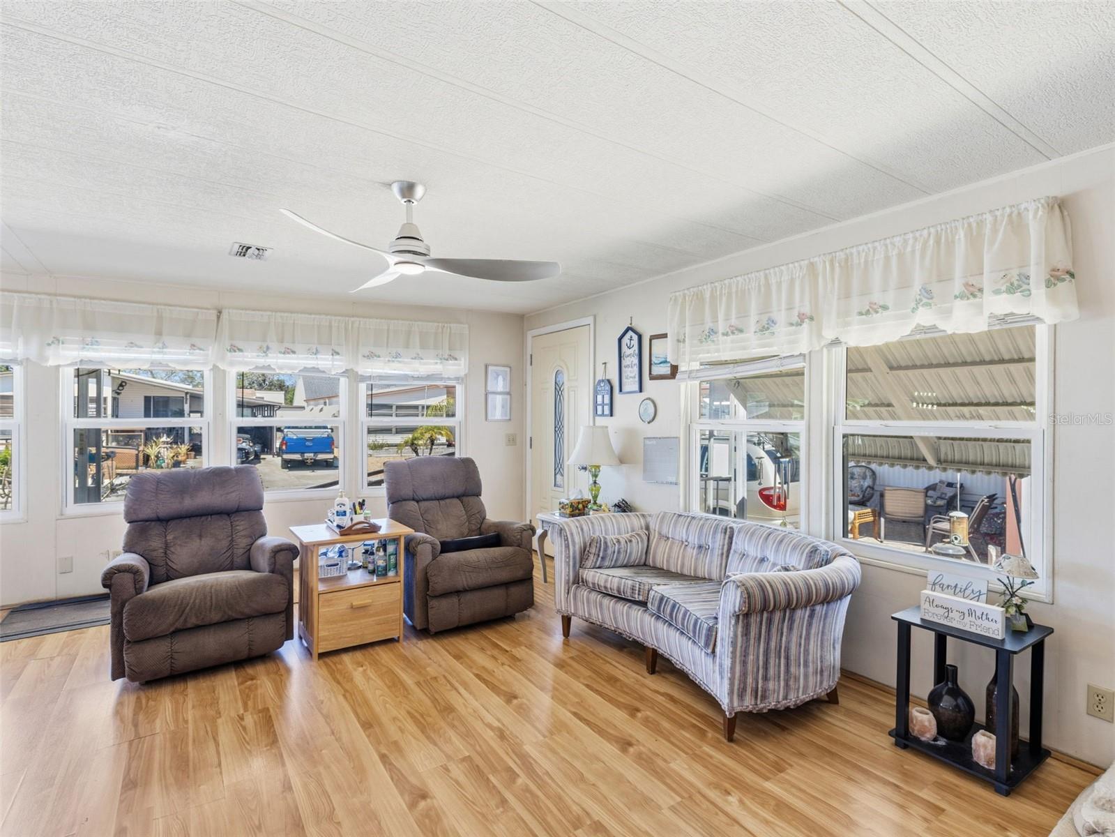 7402 CASCADE DR — photo 7
