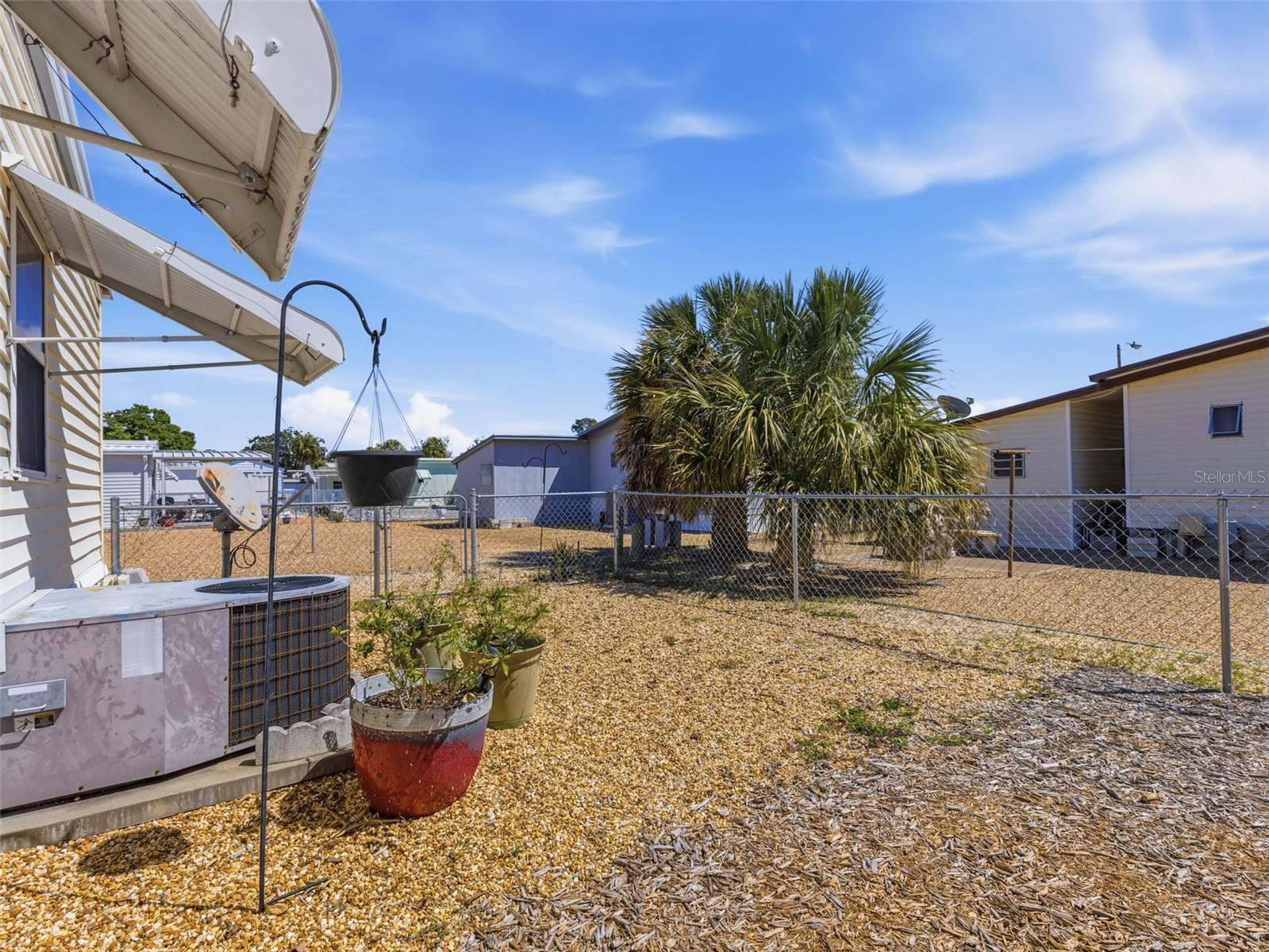 7402 CASCADE DR — photo 26