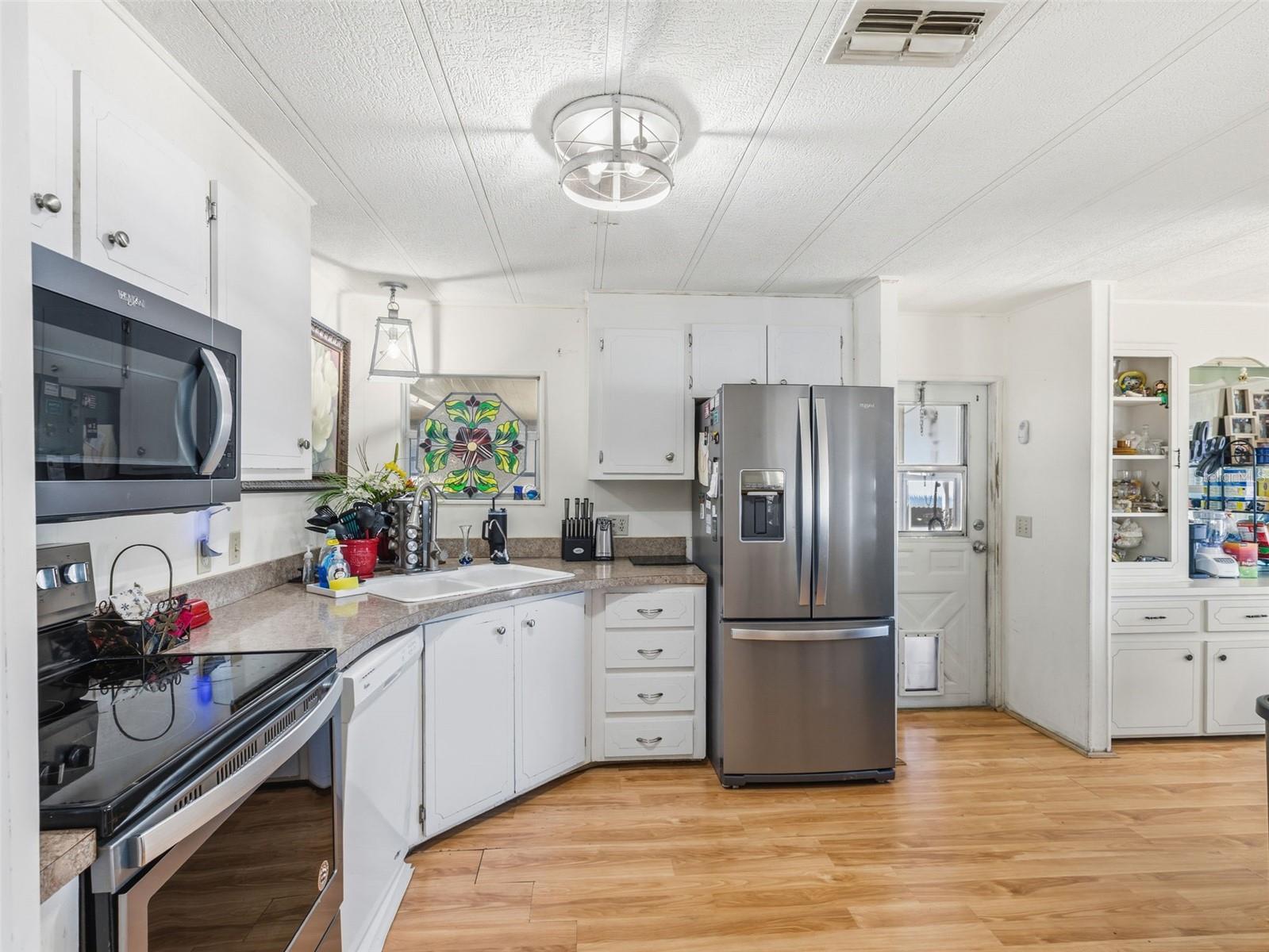7402 CASCADE DR — photo 13