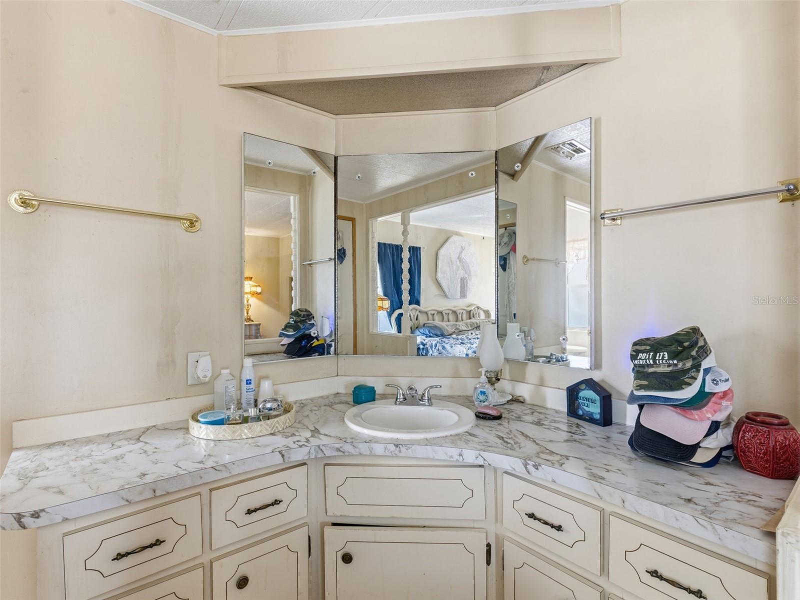 7402 CASCADE DR — photo 17