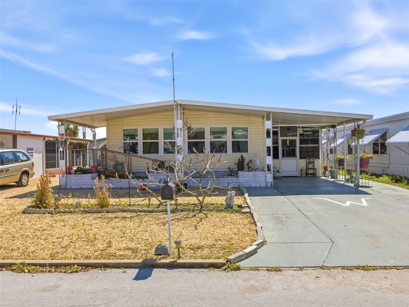 7402 CASCADE DR — photo 4