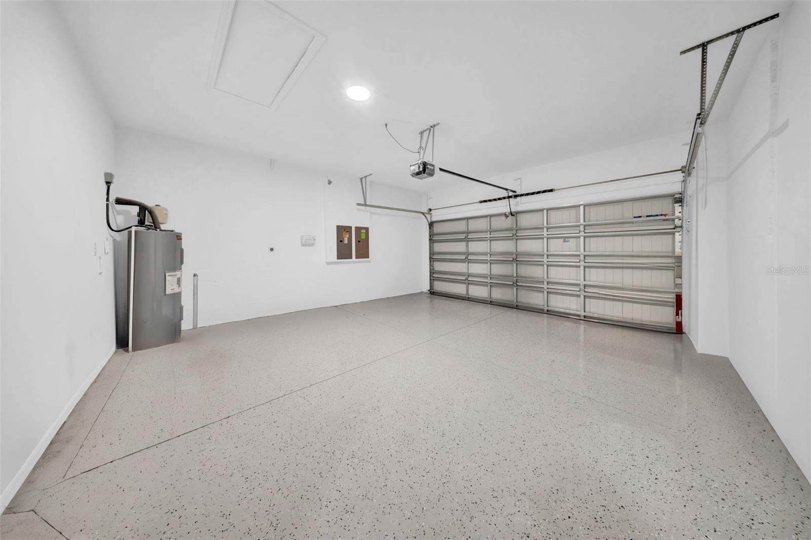 5841 RIVERSTON AVE — photo 43