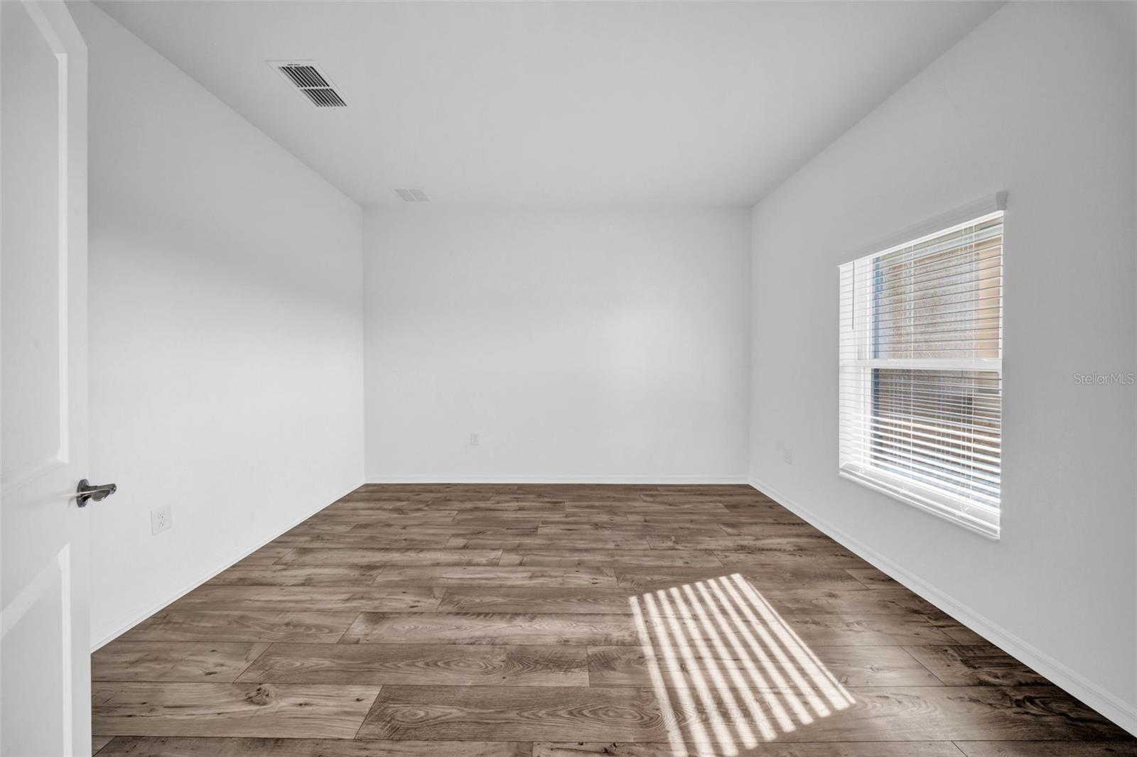 5841 RIVERSTON AVE — photo 30