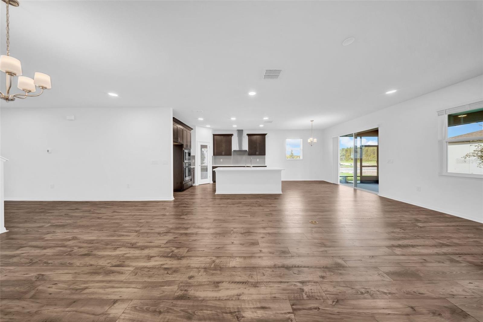 5841 RIVERSTON AVE — photo 47