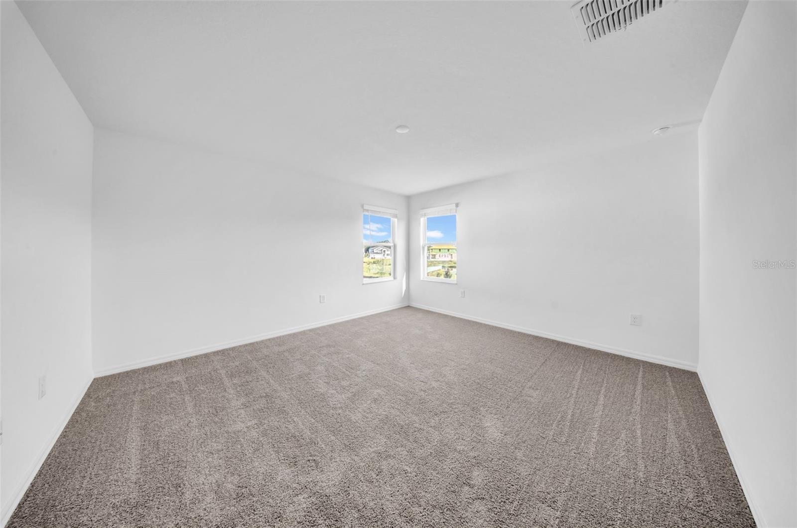 5841 RIVERSTON AVE — photo 72