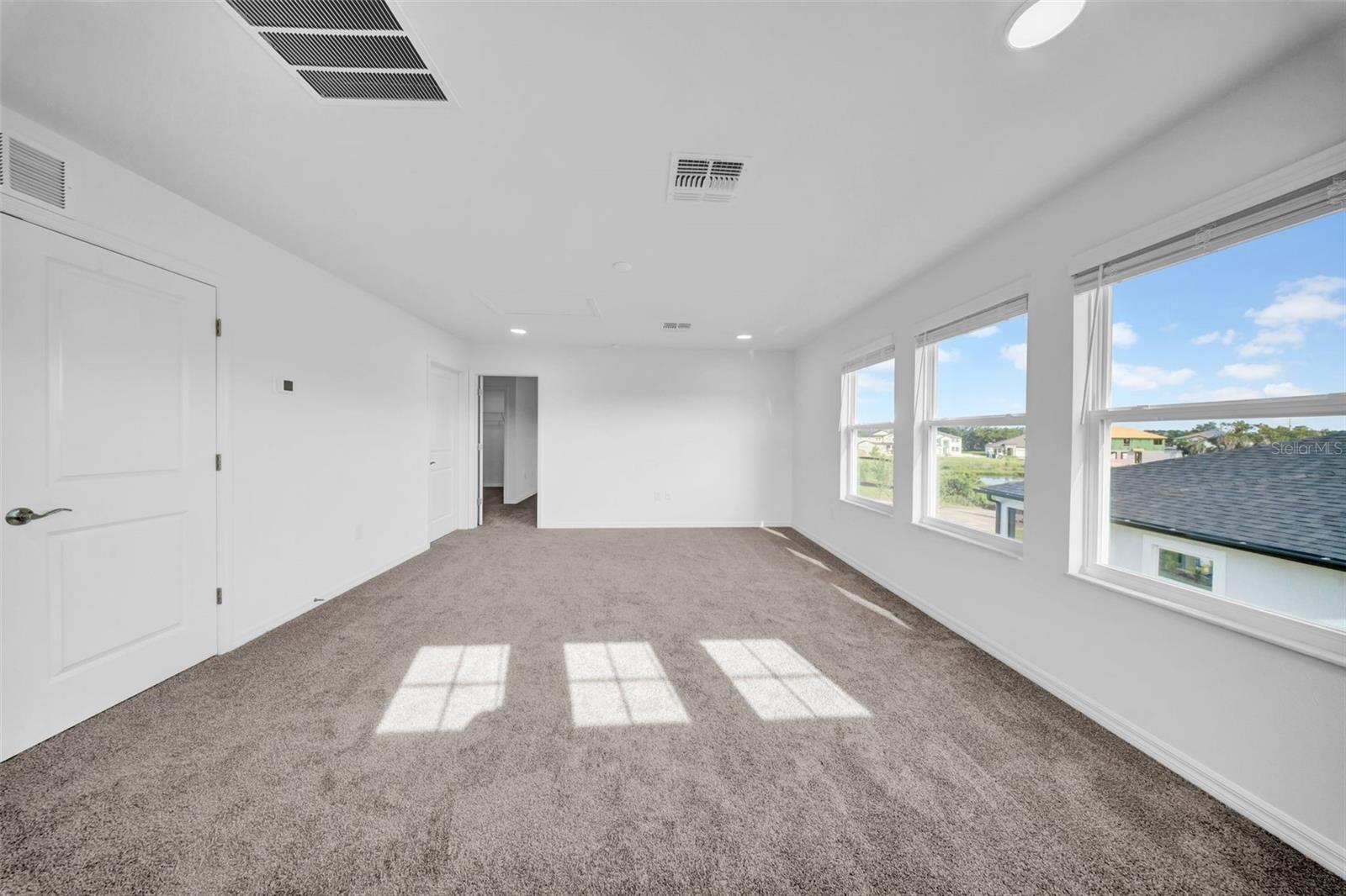5841 RIVERSTON AVE — photo 69