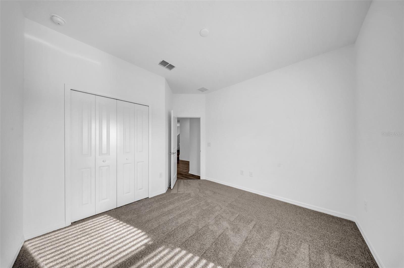 5841 RIVERSTON AVE — photo 33