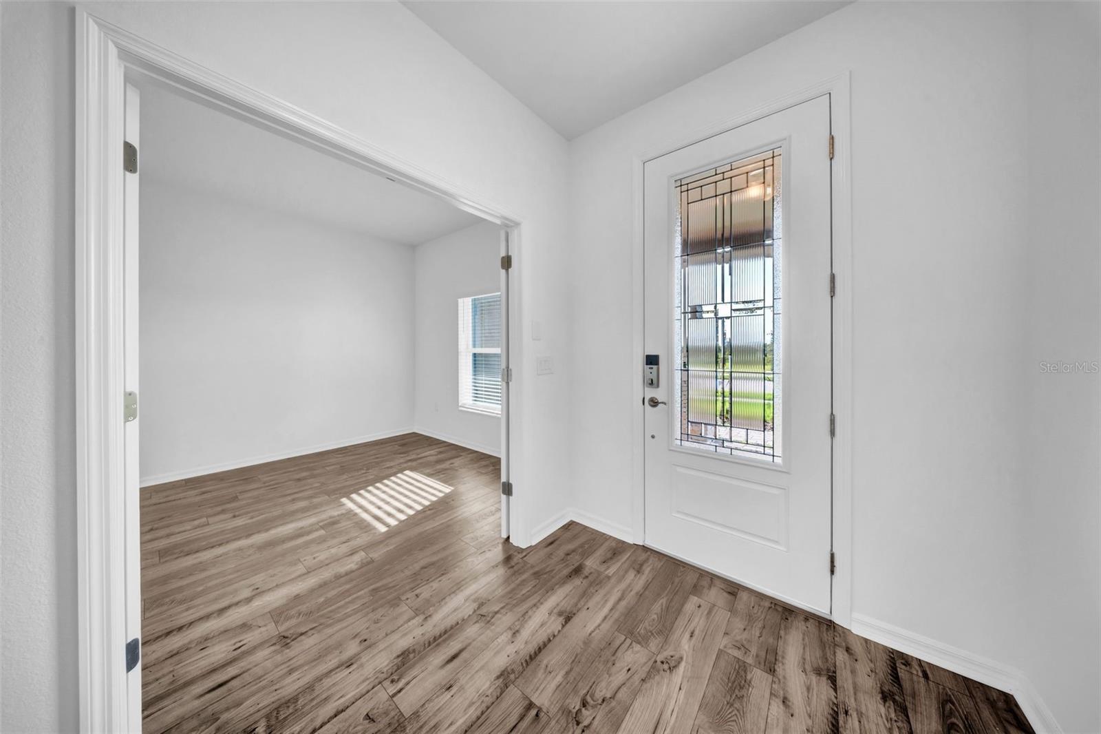 5841 RIVERSTON AVE — photo 29