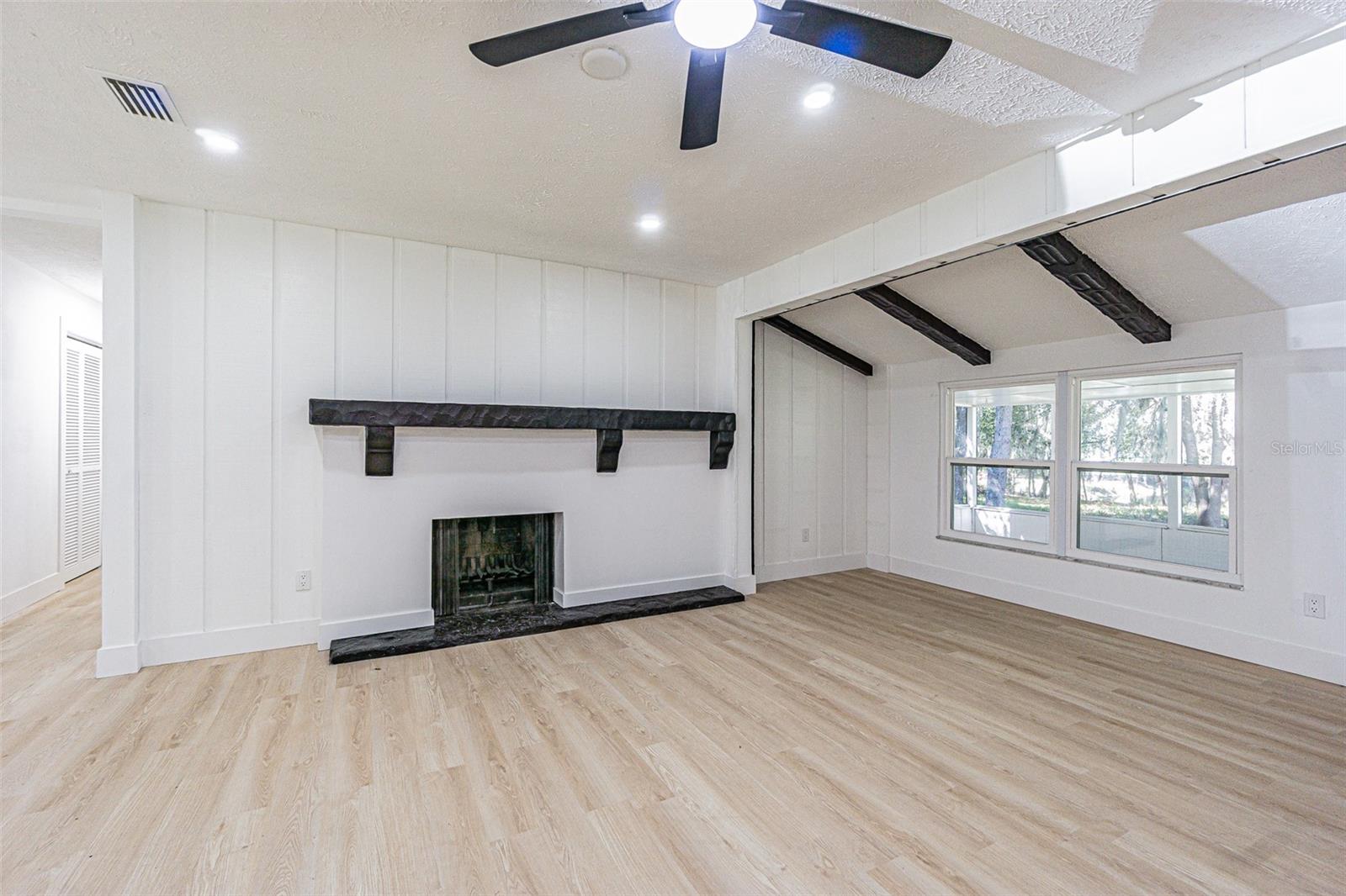 8807 OVERLOOK DR — photo 26