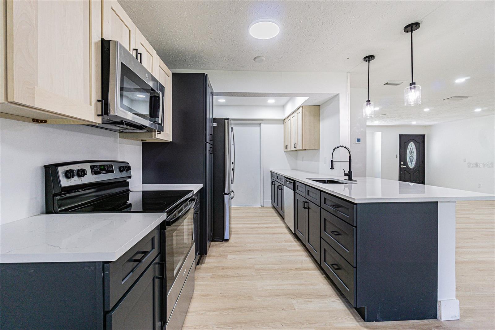 8807 OVERLOOK DR — photo 21