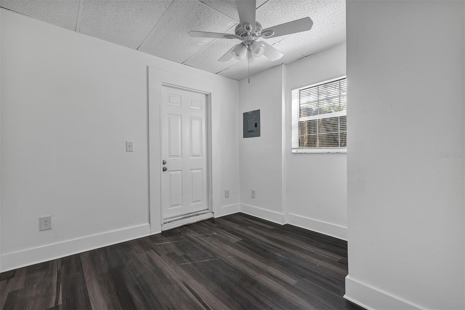 2027 30TH AVE N #Bottom unit — photo 6