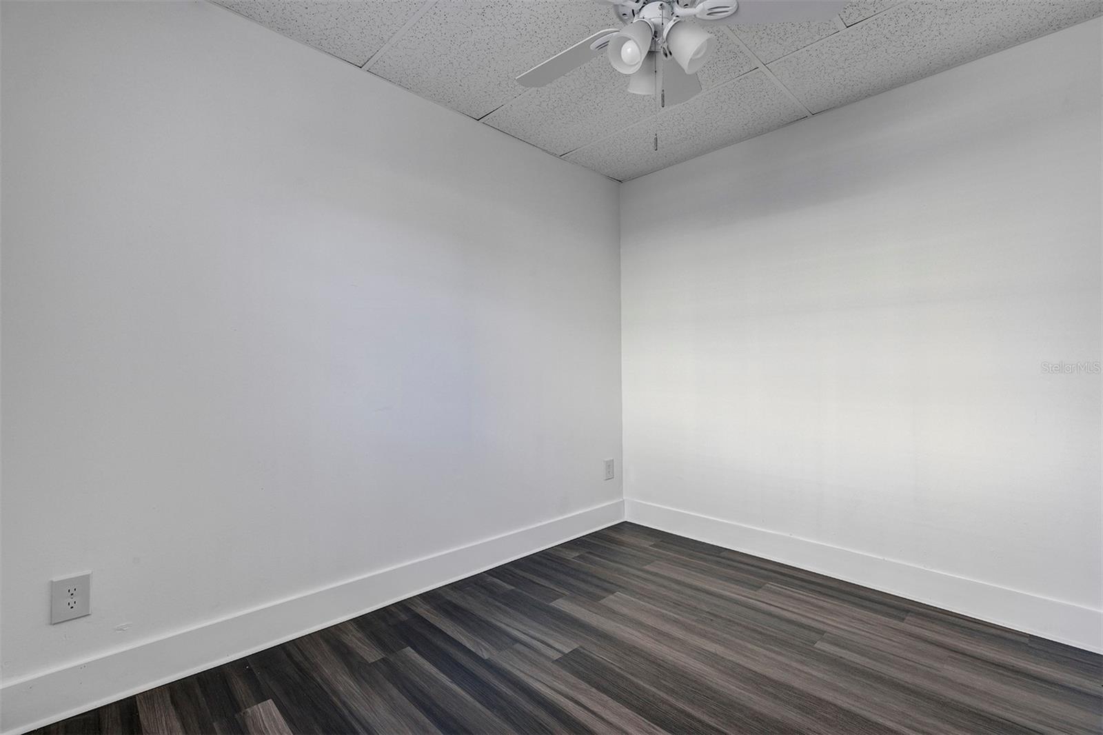 2027 30TH AVE N #Bottom unit — photo 17