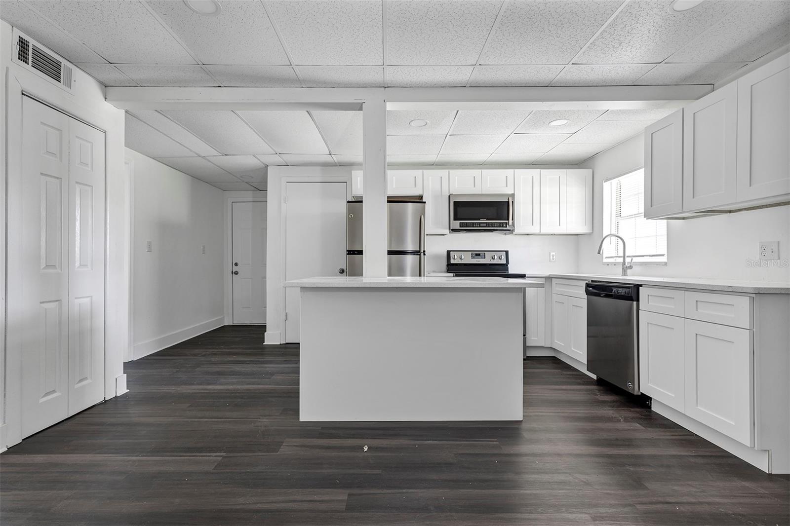 2027 30TH AVE N #Bottom unit — photo 8
