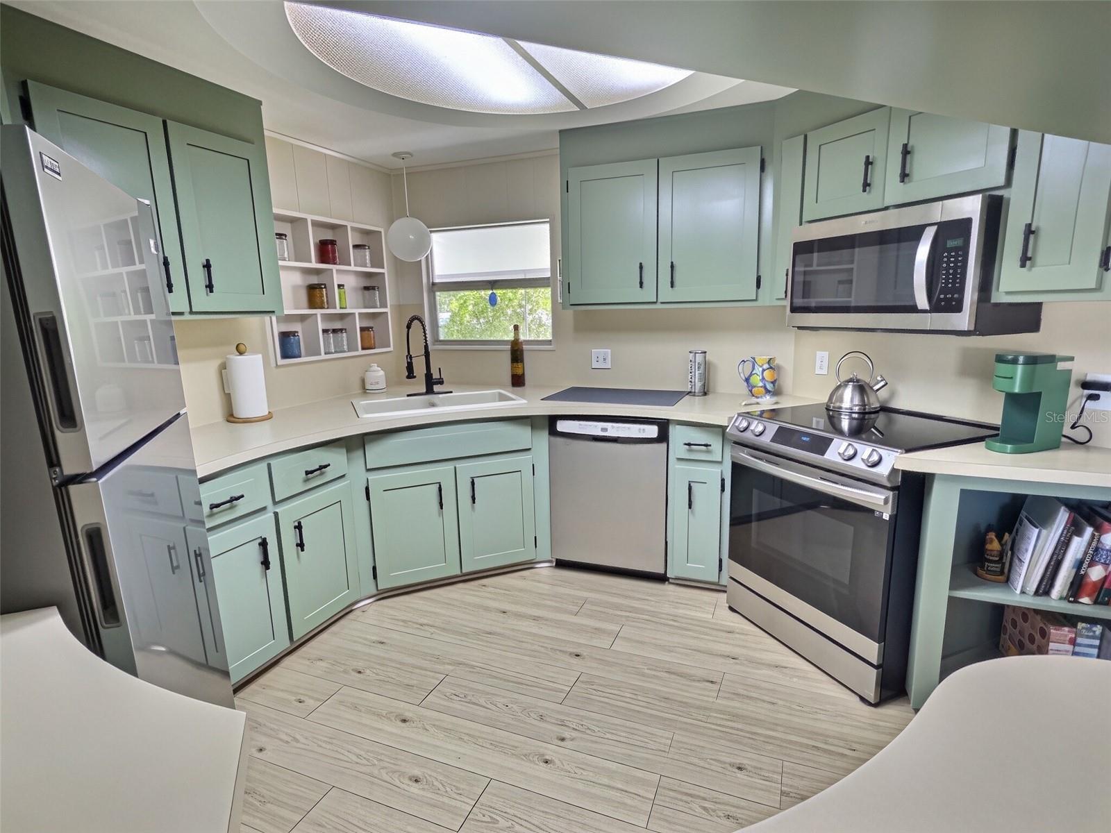 46 PALM FOREST DR — photo 11