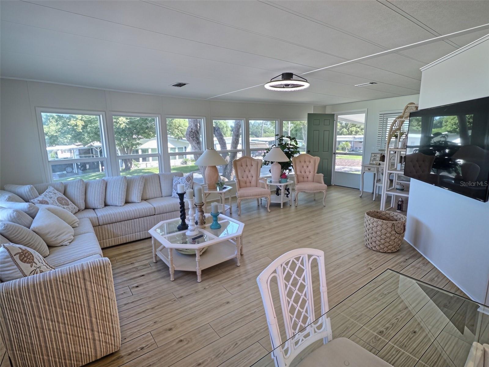 46 PALM FOREST DR — photo 3