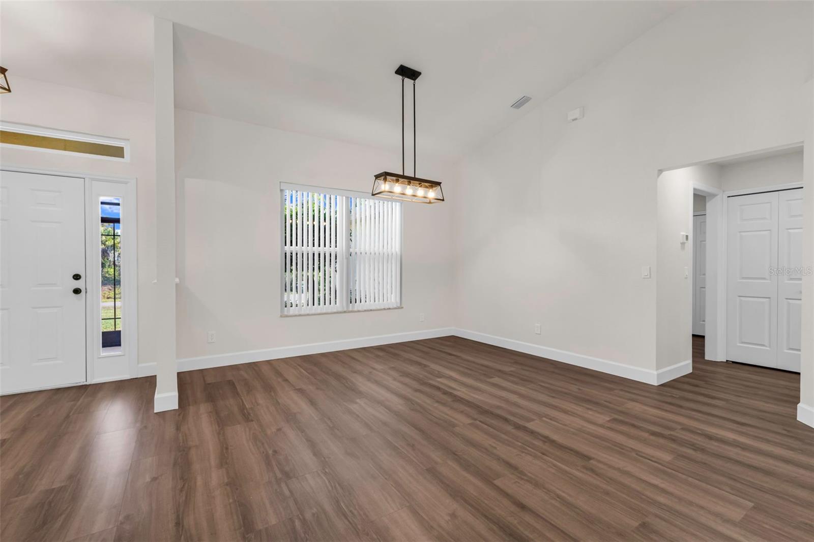 2485 TRAVERSE AVE — photo 9