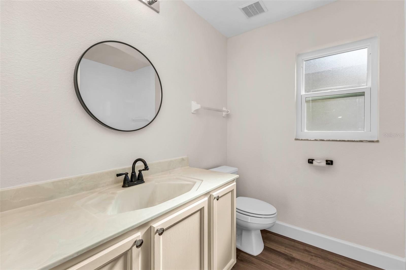 2485 TRAVERSE AVE — photo 28