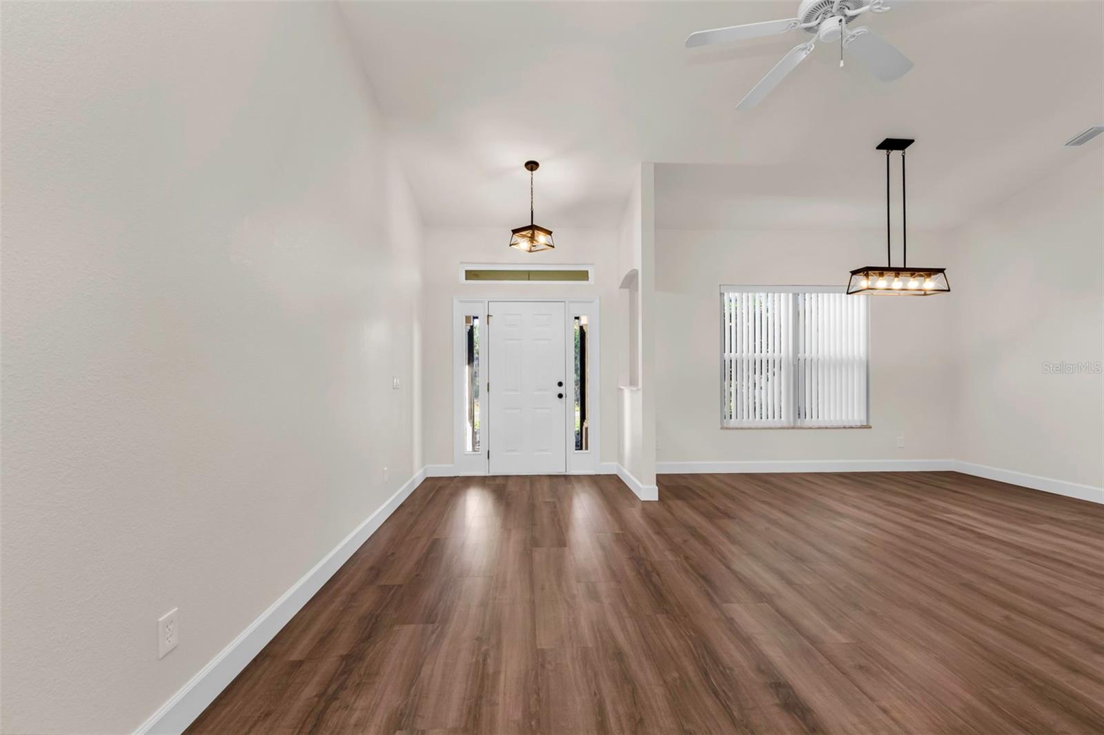 2485 TRAVERSE AVE — photo 8
