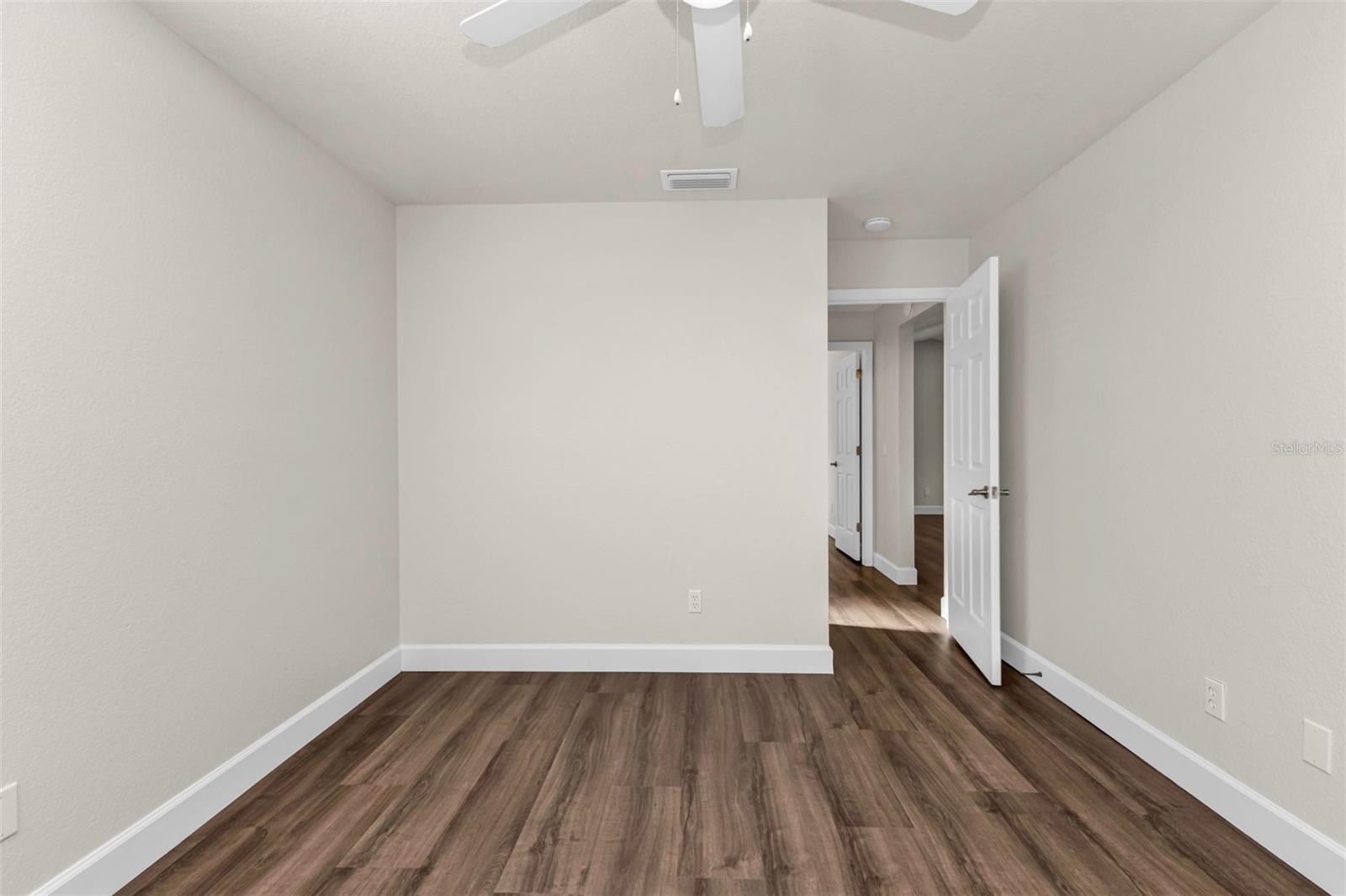 2485 TRAVERSE AVE — photo 27