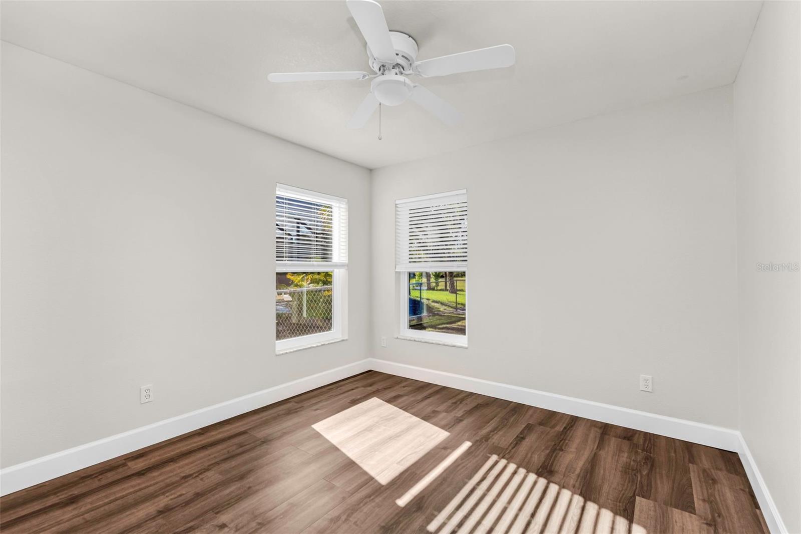 2485 TRAVERSE AVE — photo 30
