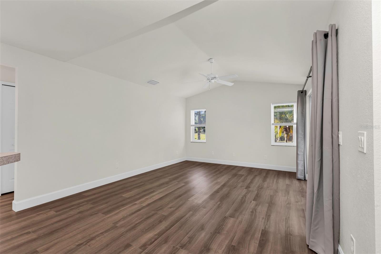 2485 TRAVERSE AVE — photo 17