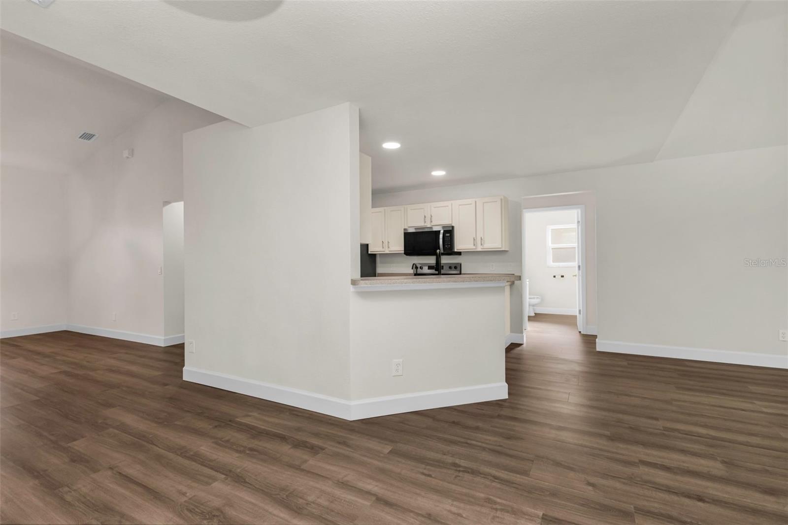 2485 TRAVERSE AVE — photo 18