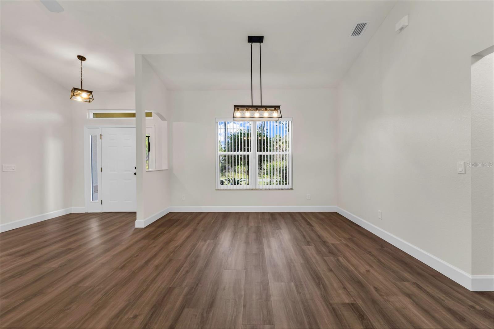 2485 TRAVERSE AVE — photo 10