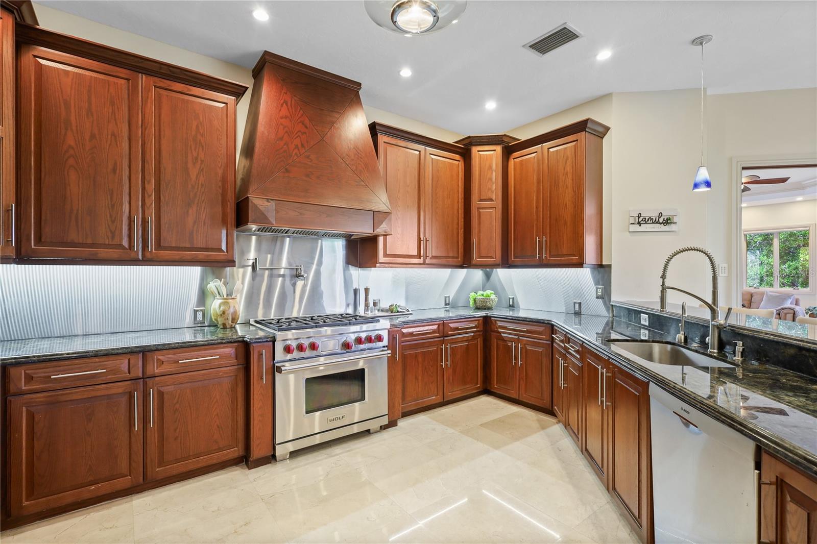7158 HAWKS HARBOR CIR — photo 18