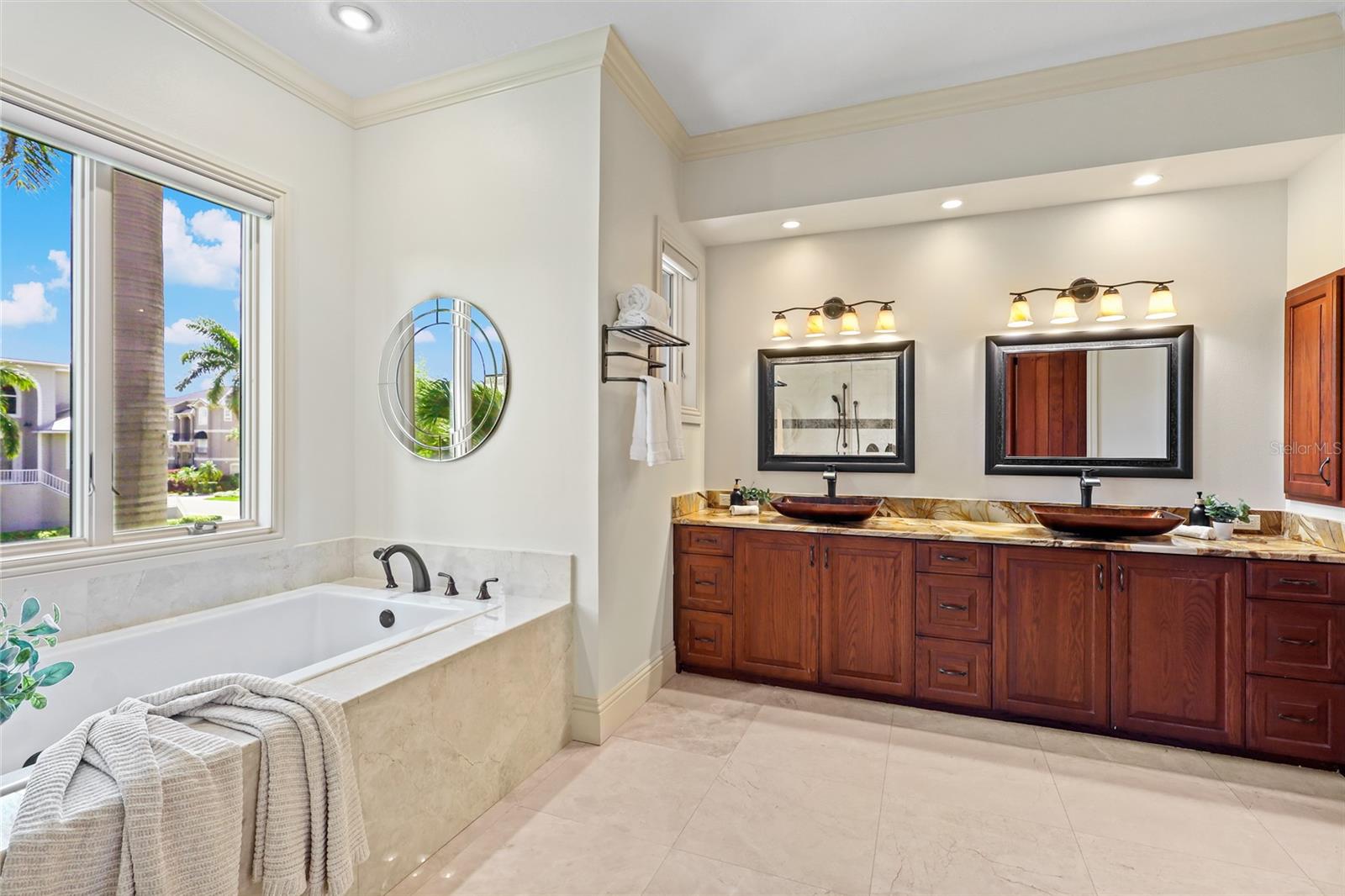 7158 HAWKS HARBOR CIR — photo 32