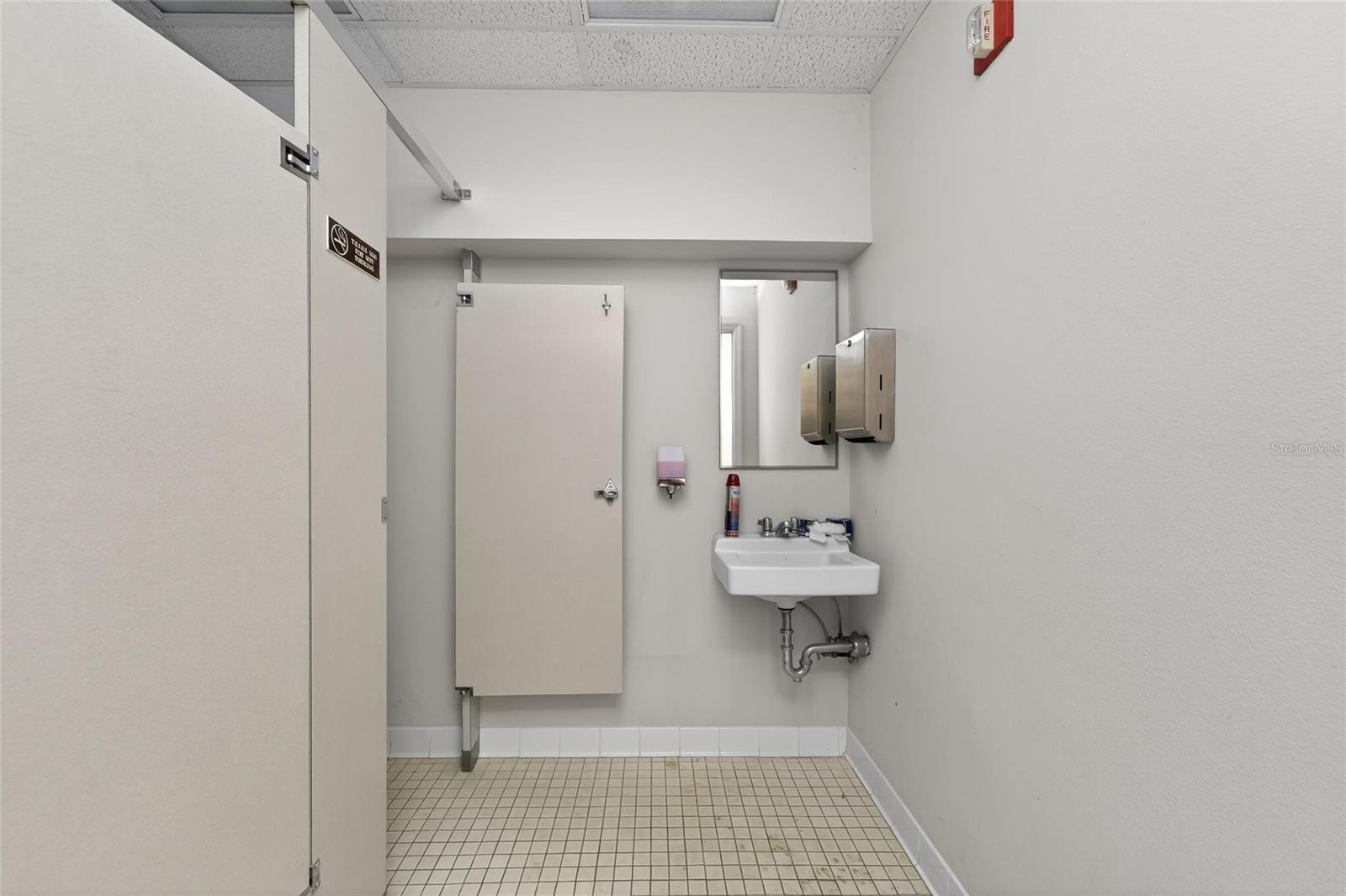 106 N EVERS ST — photo 38