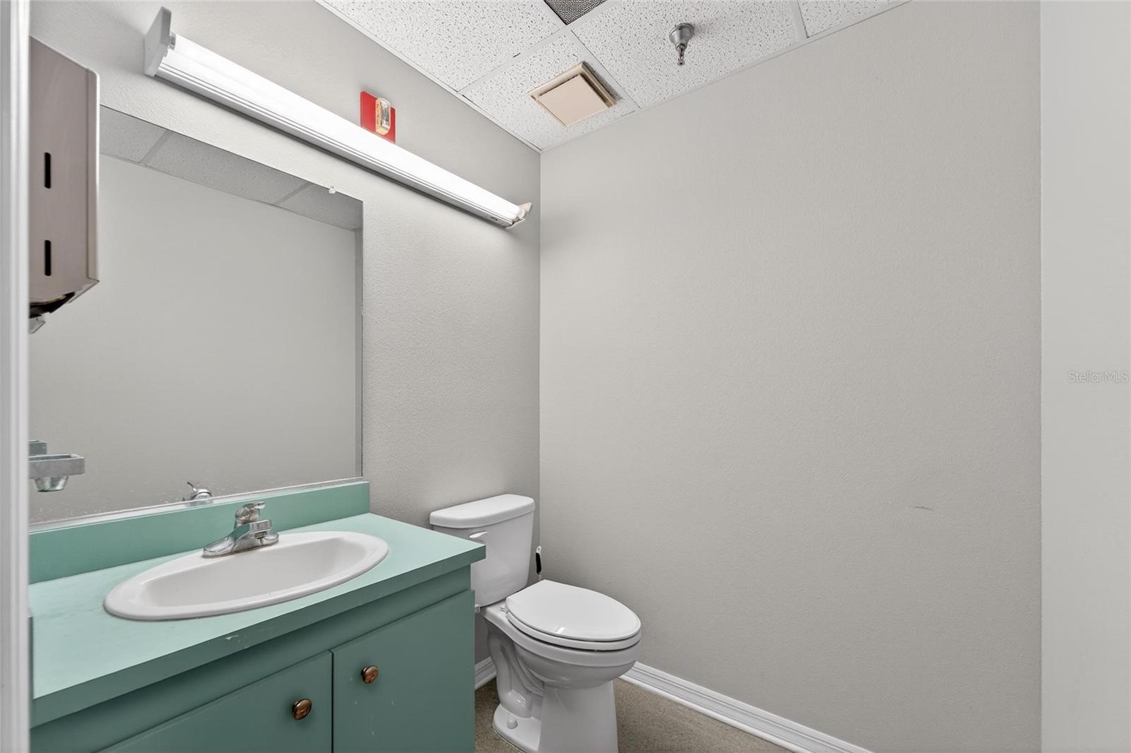 106 N EVERS ST — photo 17