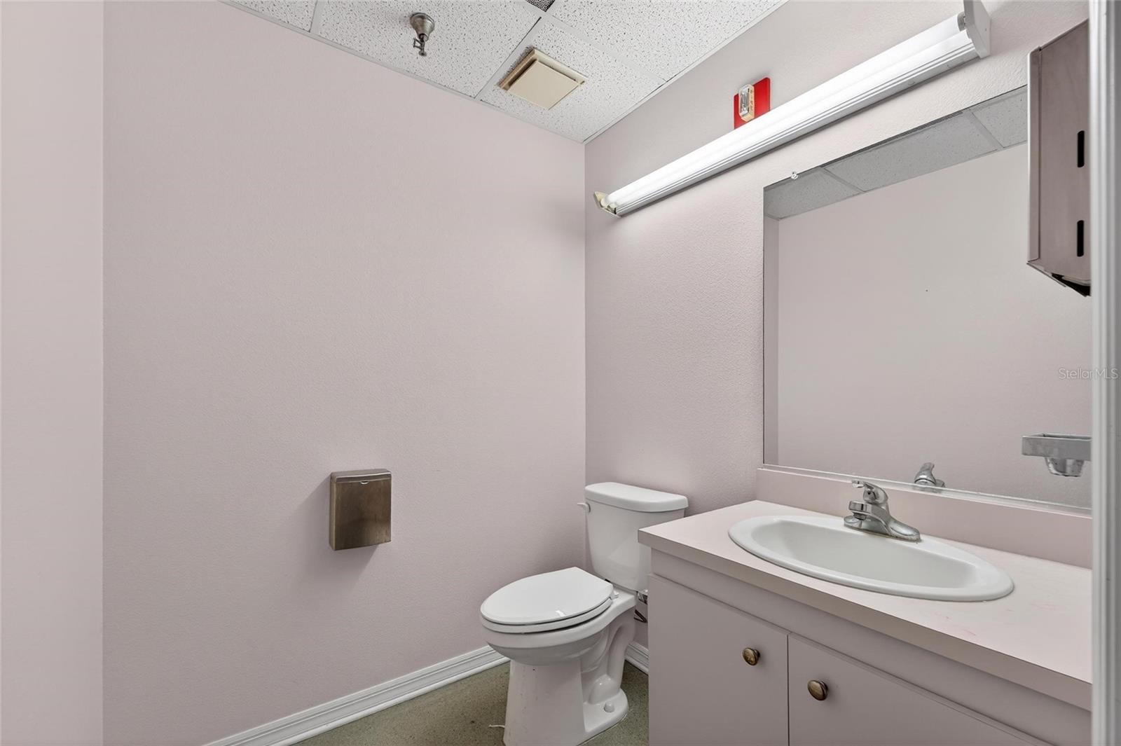 106 N EVERS ST — photo 16